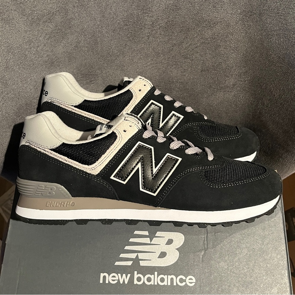 New Balance Men’s Sneaker 574 Black Size 11 US